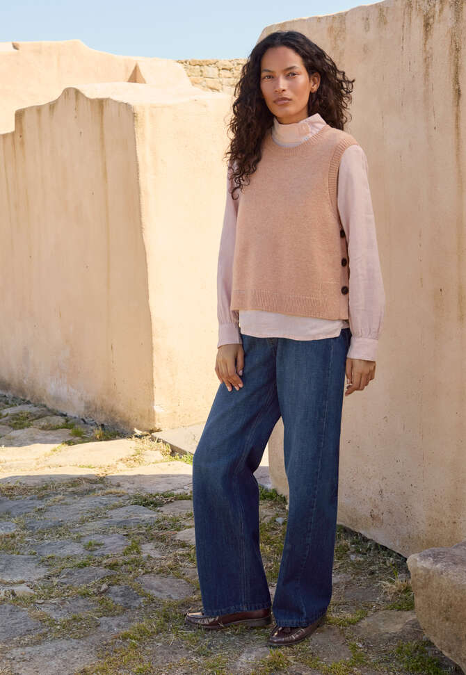 Sleeveless sweater, Soft apricot, completeTheLook