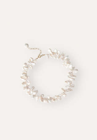 Beaded necklace, Gold pearl, webstill