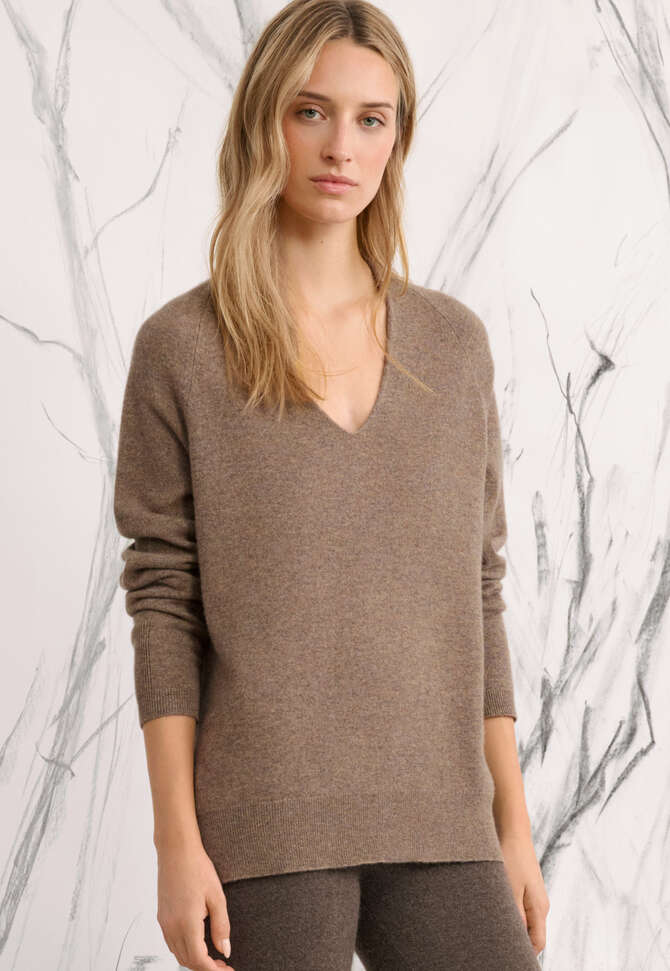 V-neck sweater, Latte, completeTheLook