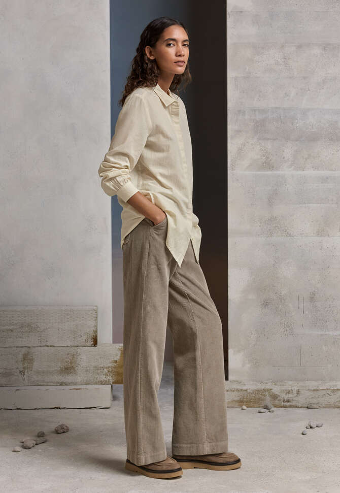 Curved hem shirt, Pale natural, completeTheLook