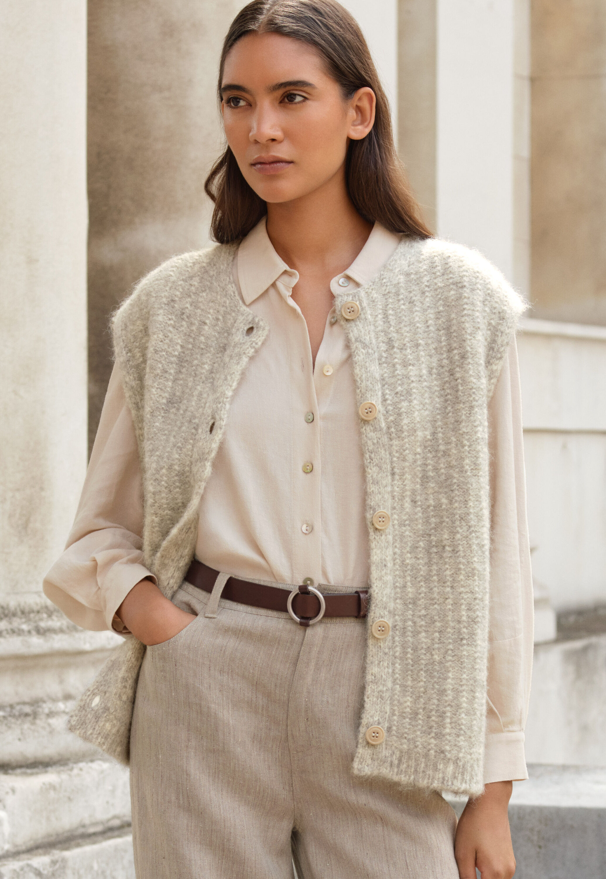 Curved-sleeve blouse