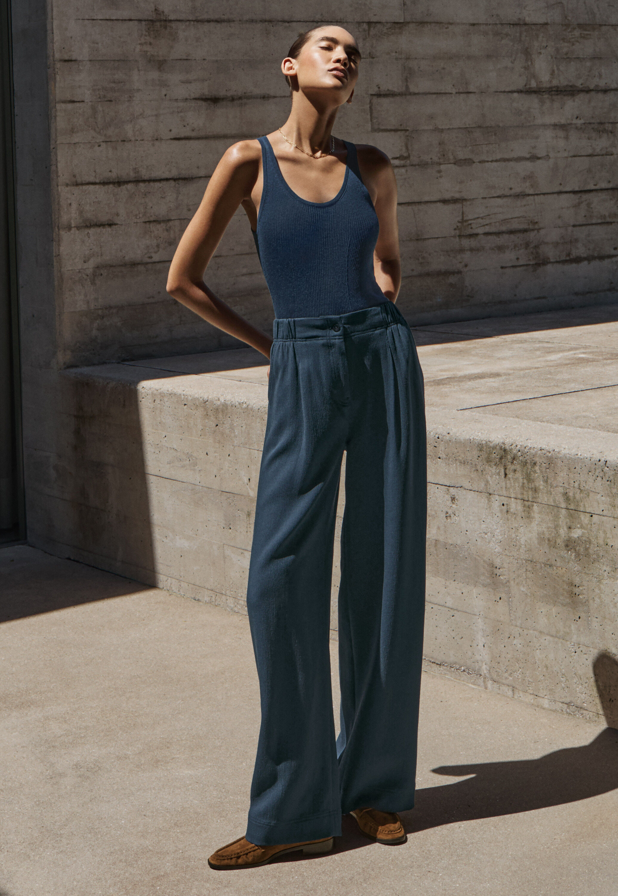 Tailored wide-leg trousers
