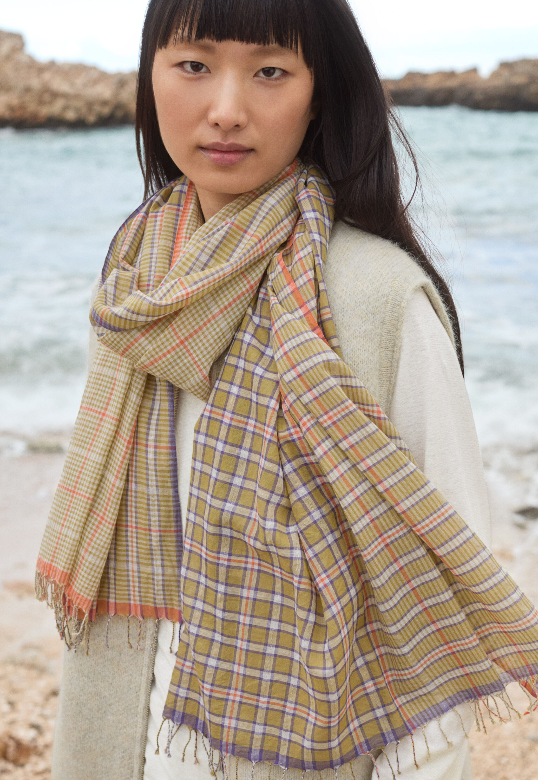 Checked tassel scarf