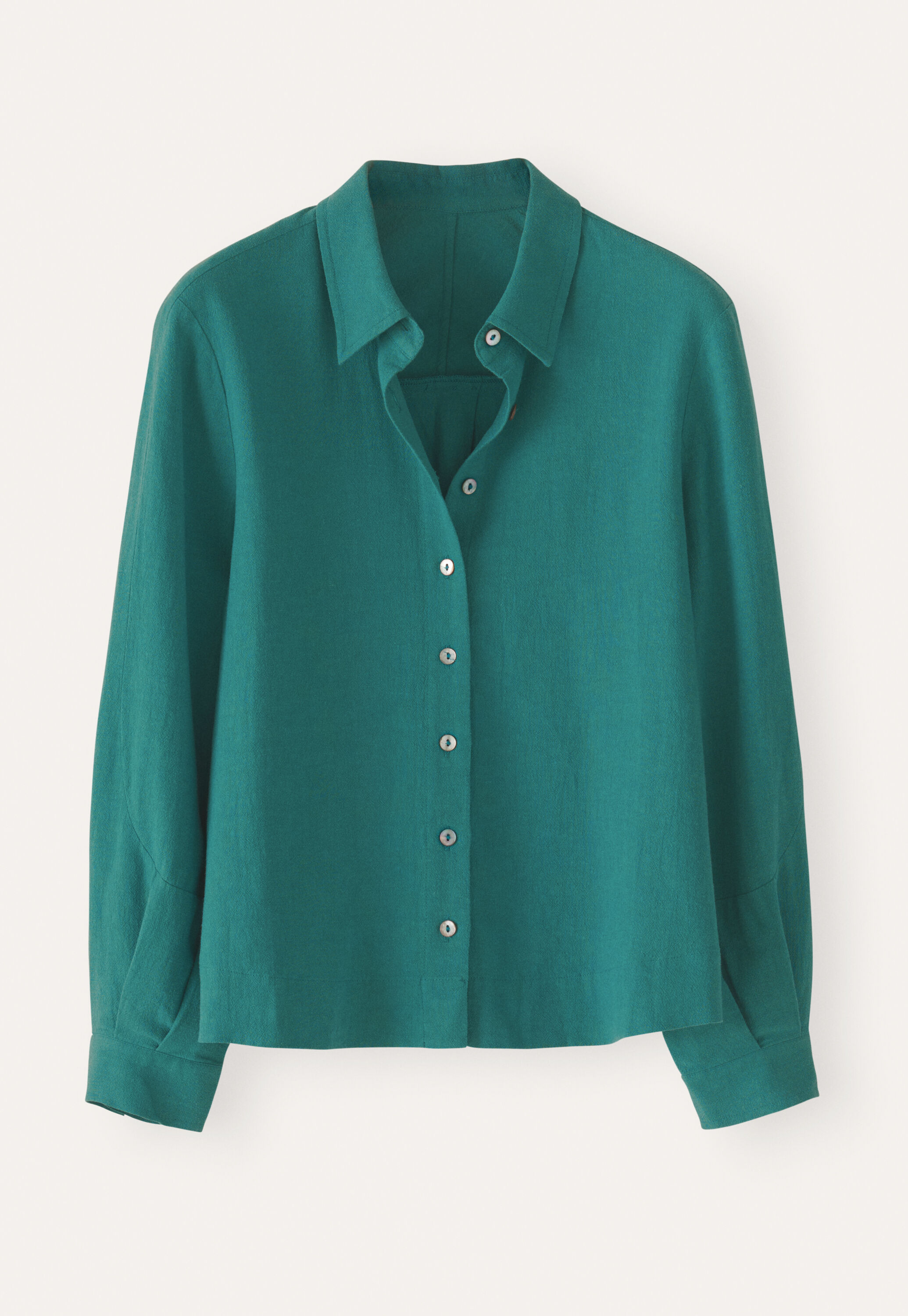 Curved-sleeve blouse