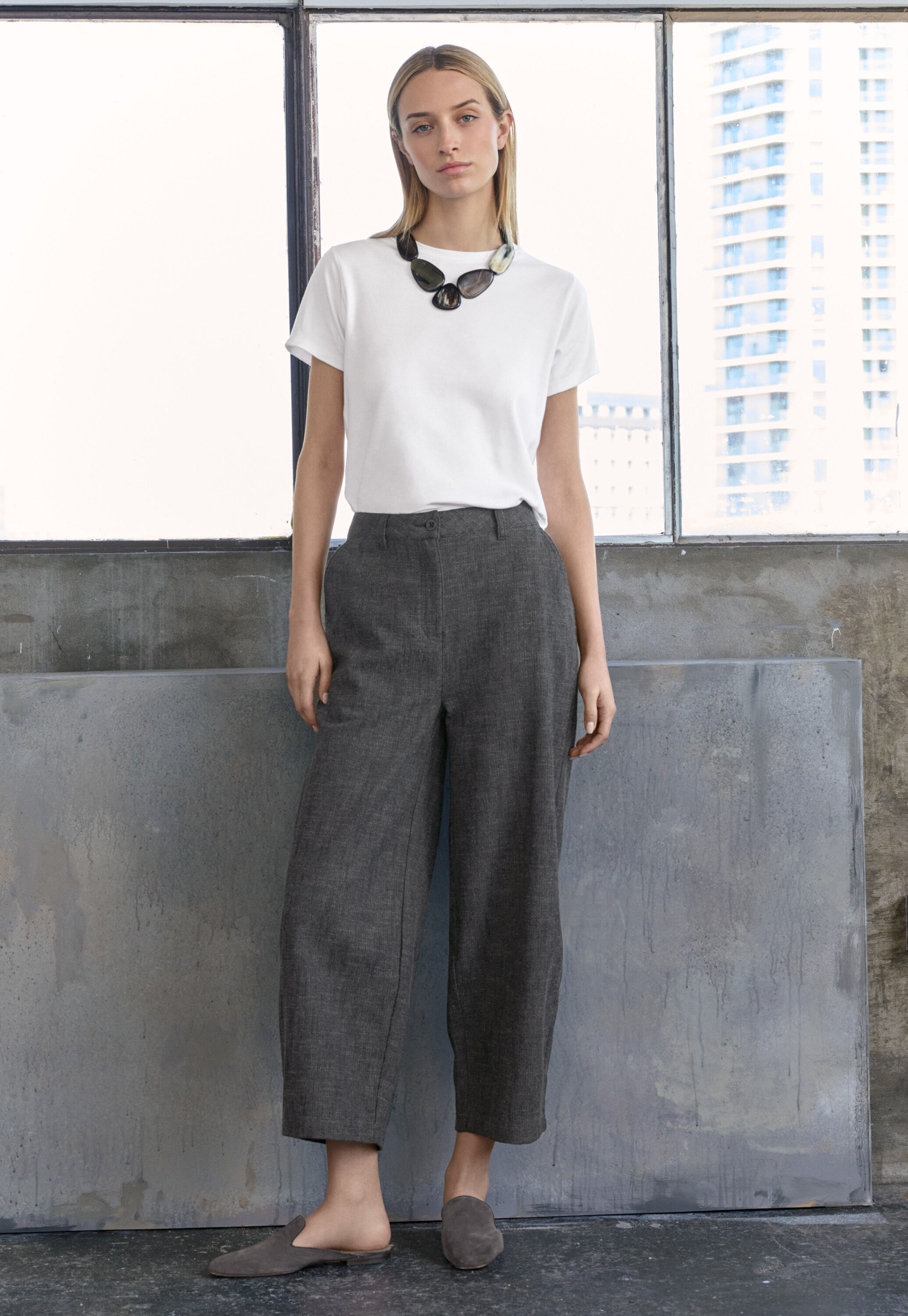 Barrel-leg trousers